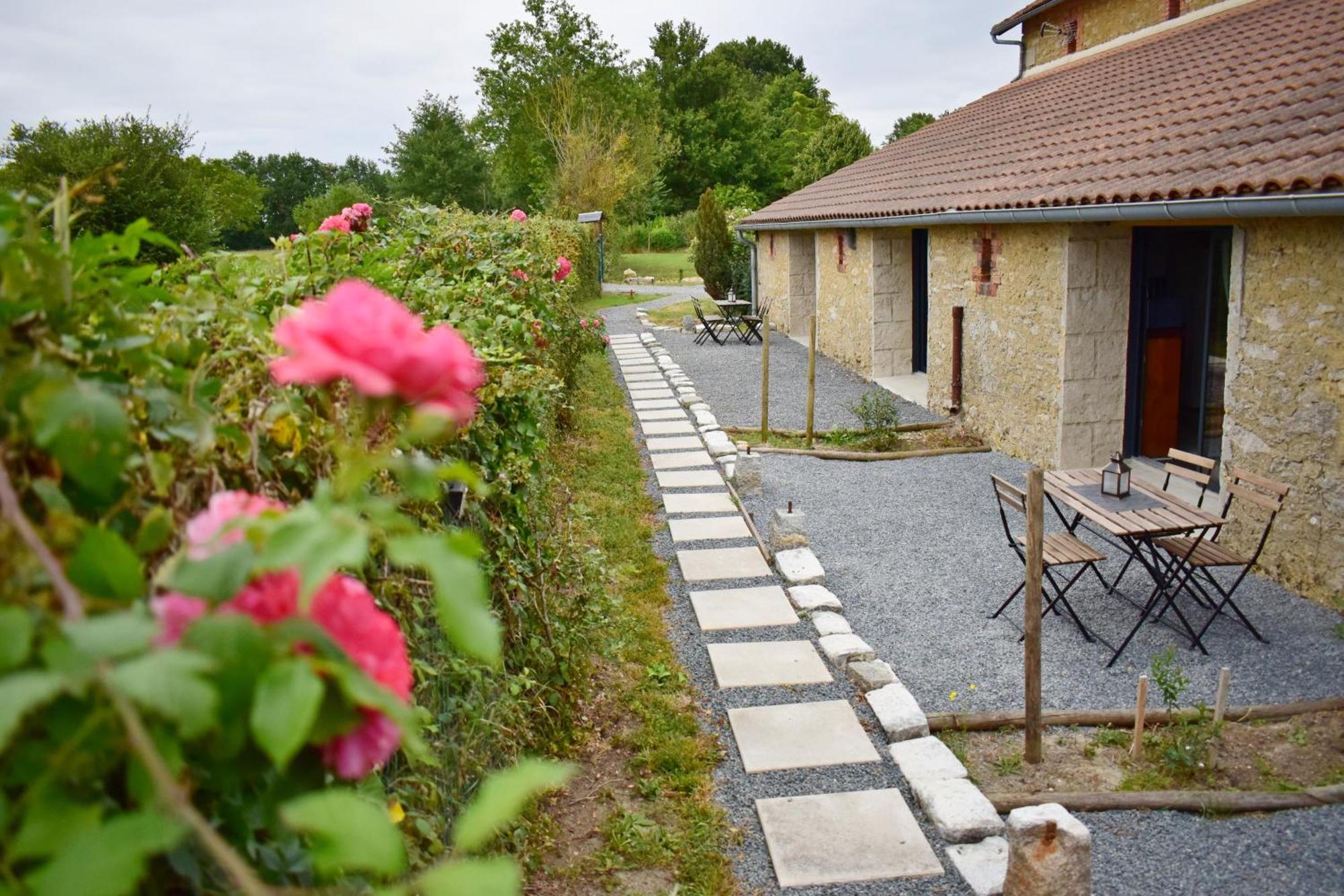 L'Oree Du Bois Gaubau Saint-Georges-sur-Layon Exterior foto